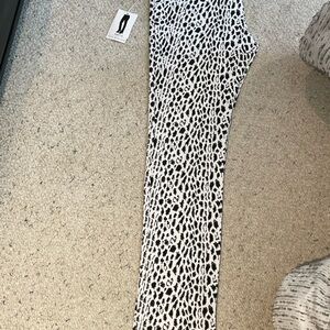LENA GABRIELLE ANIMAL PRINT PULL ON PANTS Black and WhiTE pattern. NWT 
Sz 4